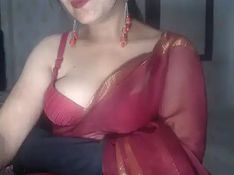 LustyShreya online show from September 9, 2025, 5:33 pm