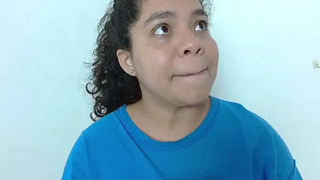 Snapshot of yulissa18 chatting on March 9, 2025, 3:32 am yulissa18 online show from March 9, 2025, 3:32 am