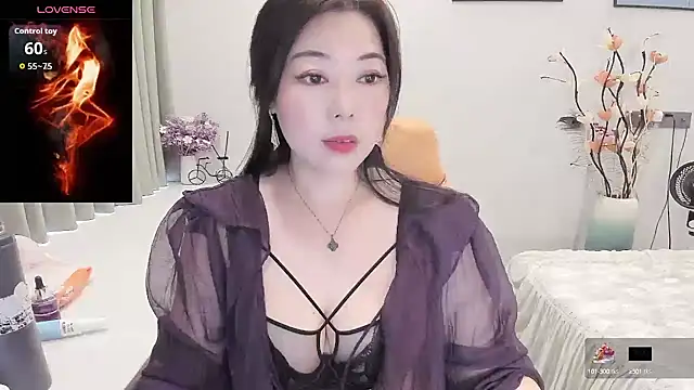 Crystal Wings online show from September 14, 2025, 1:17 am