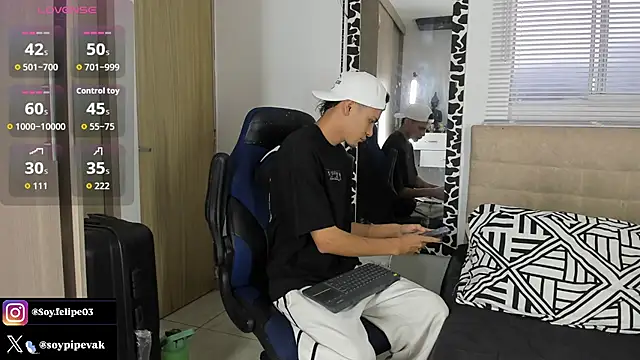 Snapshot of soyander03_ chatting on October 13, 2025, 11:23 am soyander03  online show from October 13, 2025, 11:23 am