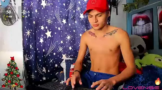 soyander03  online show from December 13, 2024, 2:27 pm
