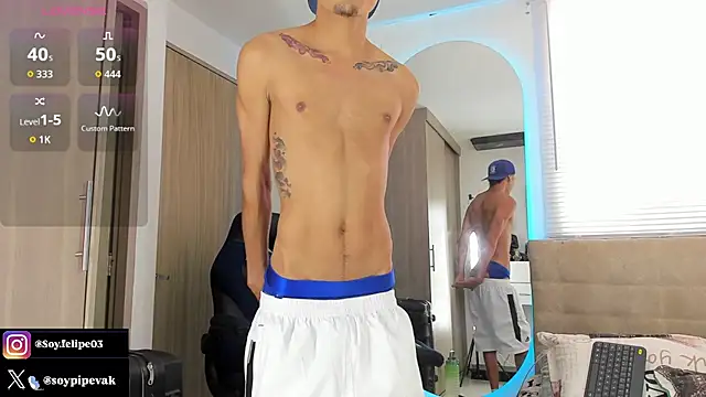 soyander03  online show from November 19, 2025, 1:55 pm