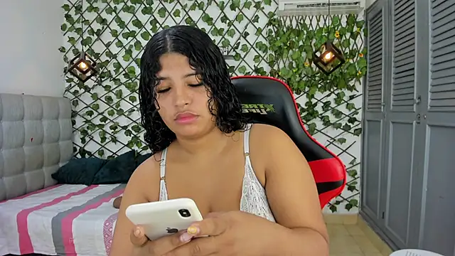 valentina 0  online show from January 19, 2026, 11:58 am