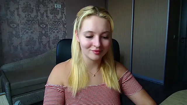 Snapshot of Milka_kiss_ chatting on February 3, 2026, 12:43 pm Milka kiss online show from February 3, 2026, 12:43 pm