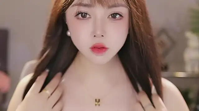 Qiaoqiao  online show from February 25, 2026, 1:22 pm