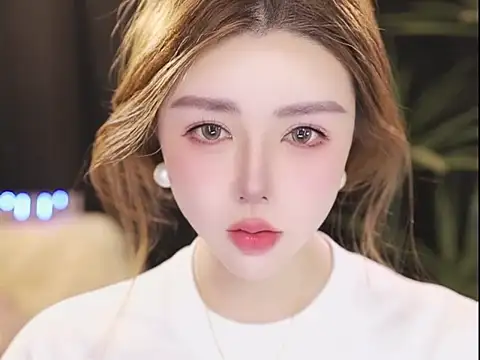 Qiaoqiao  online show from July 19, 2026, 5:42 pm