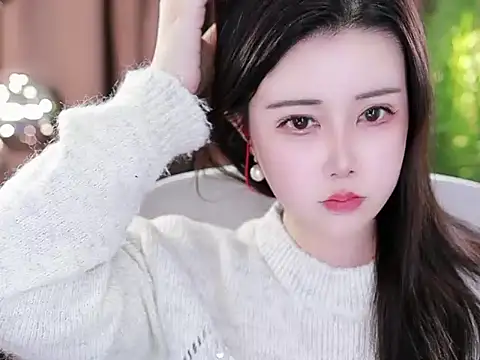 Qiaoqiao  online show from February 13, 2025, 8:45 pm