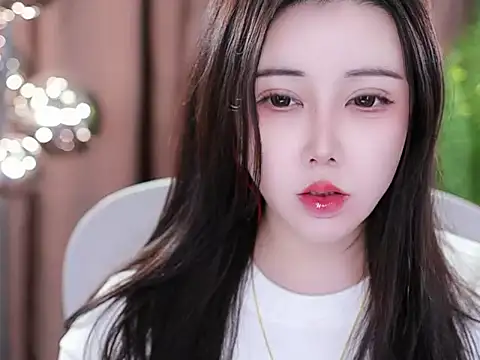 Qiaoqiao  online show from February 17, 2025, 10:07 am