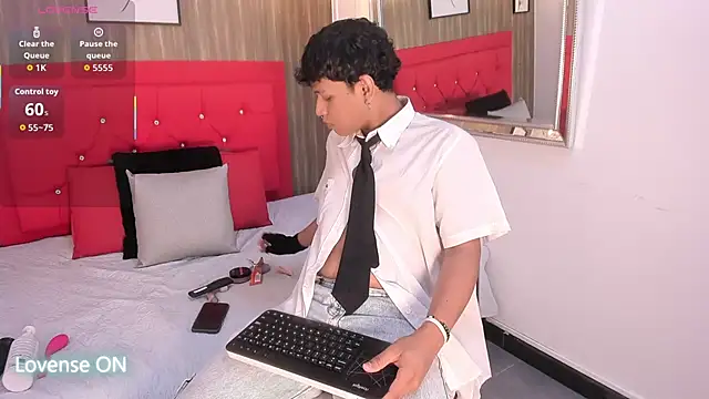 Snapshot of axel_ps chatting on October 4, 2025, 4:03 am axel ps online show from October 4, 2025, 4:03 am