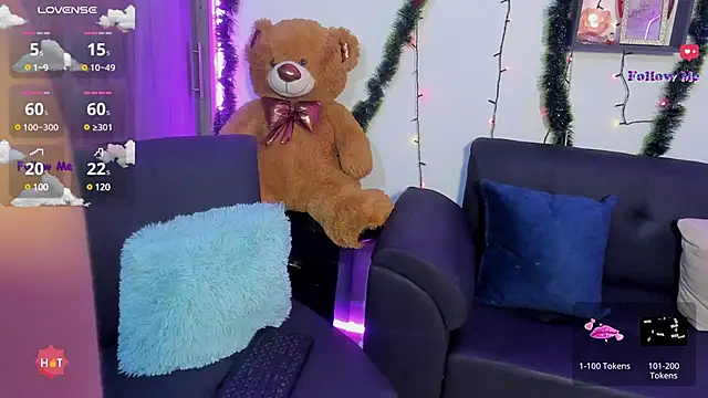 Snapshot of tiny_violet chatting on December 5, 2024, 10:17 pm tiny violet online show from December 5, 2024, 10:17 pm