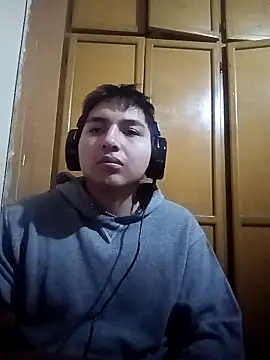 Snapshot of LoganFinds chatting on October 31, 2025, 4:42 am LoganFinds online show from October 31, 2025, 4:42 am