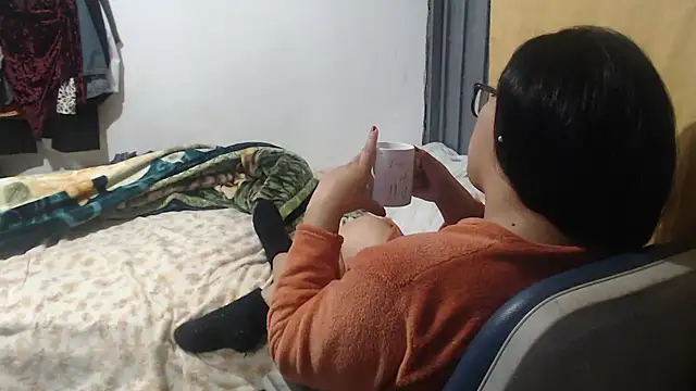 Snapshot of rainhavenus2024 chatting on October 2, 2025, 10:51 am rainhavenus2024 online show from October 2, 2025, 10:51 am