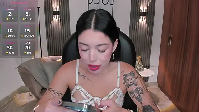 zoee jackson online show from June 1, 2026, 7:46 pm
