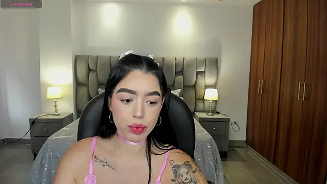 zoee jackson online show from June 4, 2026, 7:51 pm