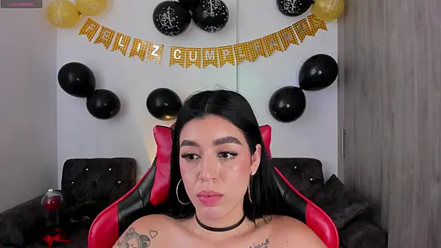 zoee jackson online show from April 16, 2026, 9:39 pm