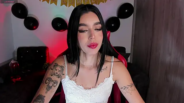 zoee jackson online show from April 18, 2026, 4:04 am