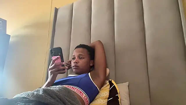 SexyZeeee online show from September 12, 2025, 1:55 pm