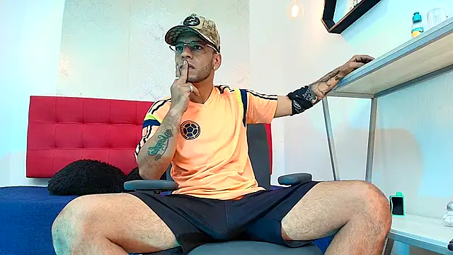 Snapshot of Andrey_u92 chatting on October 2, 2025, 9:07 pm Andrey u92 online show from October 2, 2025, 9:07 pm