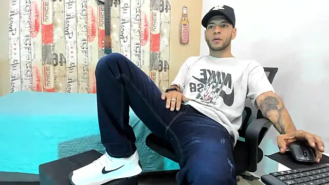 Andrey u92 online show from March 12, 2025, 10:39 pm