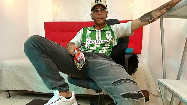 Snapshot of Andrey_u92 chatting on September 21, 2025, 8:47 pm Andrey u92 online show from September 21, 2025, 8:47 pm