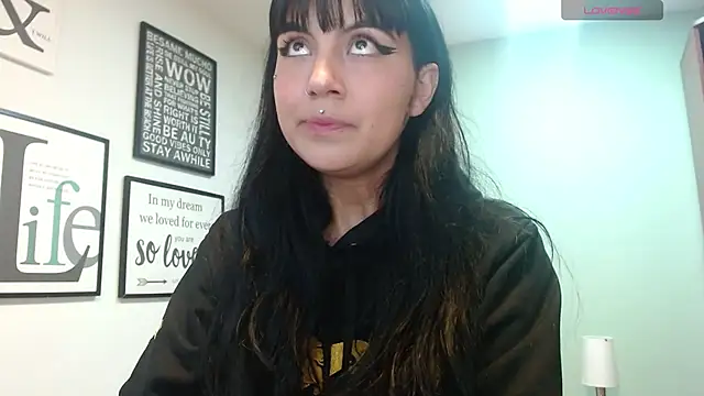 Snapshot of amy_adams1 chatting on March 6, 2025, 5:03 am amy adams1 online show from March 6, 2025, 5:03 am