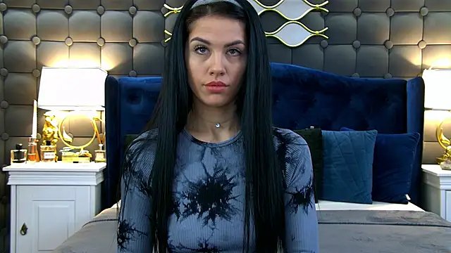 LeyaCass online show from February 27, 2025, 4:24 am