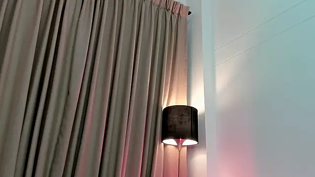 Snapshot of SabrinaWarrenn chatting on February 21, 2025, 11:55 am SabrinaWarrenn online show from February 21, 2025, 11:55 am