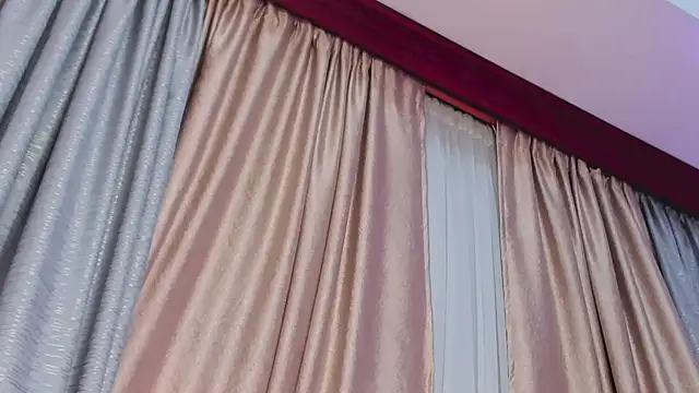 Snapshot of SabrinaWarrenn chatting on February 15, 2025, 3:17 pm SabrinaWarrenn online show from February 15, 2025, 3:17 pm