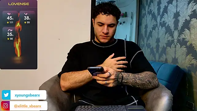 xlittle xbearx online show from February 4, 2025, 2:28 am