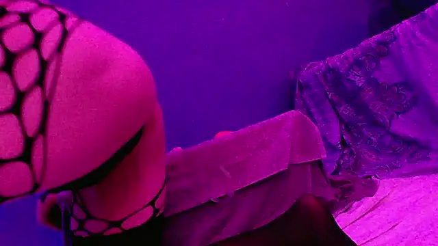 Snapshot of wowmelikez chatting on December 23, 2024, 2:07 pm wowmelikez online show from December 23, 2024, 2:07 pm