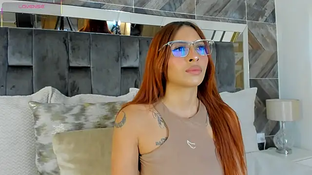 Snapshot of TaniaSmith1 chatting on October 13, 2025, 11:05 pm TaniaSmith1 online show from October 13, 2025, 11:05 pm