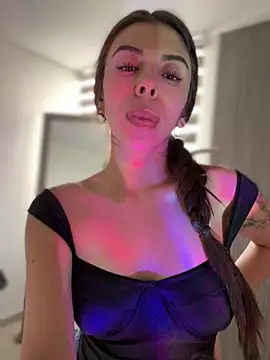 AmmyCollinsW online show from February 5, 2025, 9:18 pm