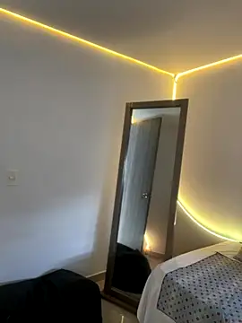 AmmyCollinsW online show from September 29, 2025, 8:58 pm