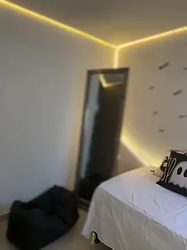 AmmyCollinsW online show from October 30, 2025, 9:55 pm