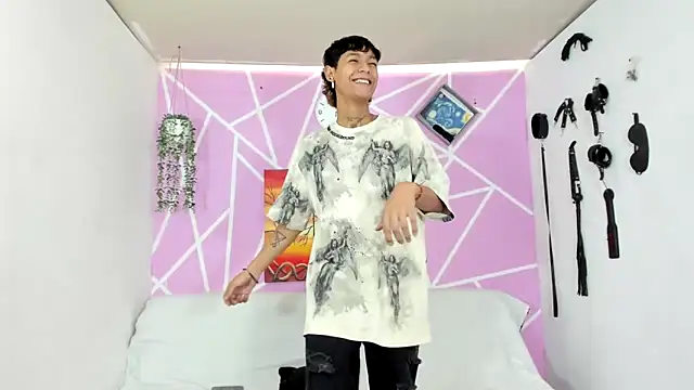 Snapshot of Fresahot2005 chatting on February 7, 2025, 7:17 pm Fresahot2005 online show from February 7, 2025, 7:17 pm