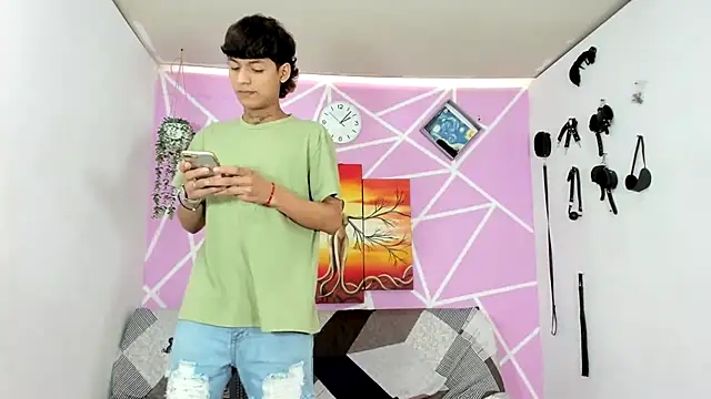 Snapshot of Fresahot2005 chatting on February 3, 2025, 7:10 pm Fresahot2005 online show from February 3, 2025, 7:10 pm