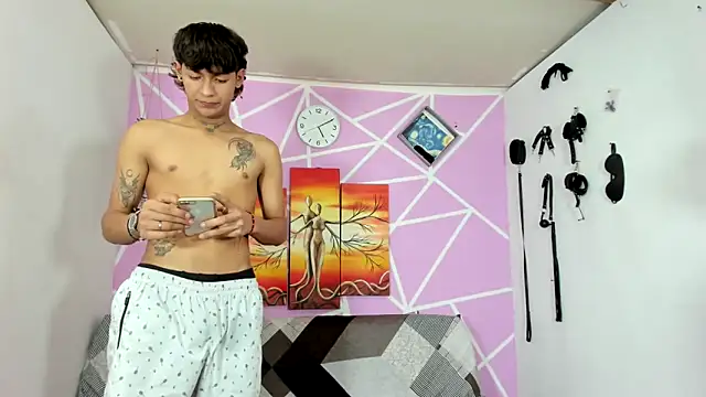 Snapshot of Fresahot2005 chatting on February 4, 2025, 10:13 pm Fresahot2005 online show from February 4, 2025, 10:13 pm