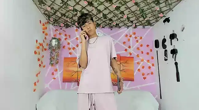 Snapshot of Fresahot2005 chatting on March 9, 2025, 12:00 am Fresahot2005 online show from March 9, 2025, 12:00 am