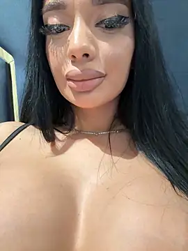 amirahylerr online show from December 8, 2024, 10:47 pm