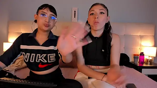 Snapshot of Cintya_Kros chatting on January 15, 2025, 4:36 am Cintya Kros online show from January 15, 2025, 4:36 am