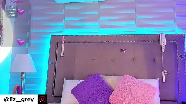 Snapshot of Liz_grey_ chatting on March 9, 2025, 8:40 am Liz grey  online show from March 9, 2025, 8:40 am