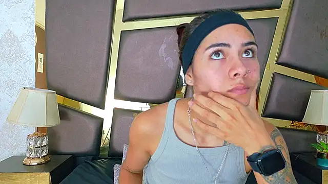 NicoleEsposito online show from October 10, 2025, 1:12 pm