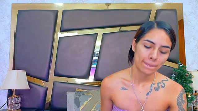 NicoleEsposito online show from December 17, 2025, 12:54 pm