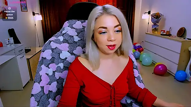 littleSiyfairy online show from February 13, 2025, 11:06 am