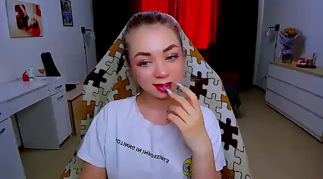 littleSiyfairy online show from February 8, 2025, 9:35 am