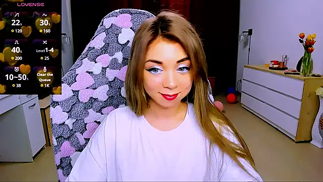 littleSiyfairy online show from March 11, 2025, 8:52 am