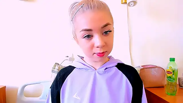 littleSiyfairy online show from February 24, 2025, 11:54 am