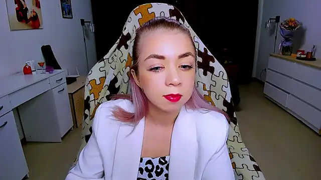 littleSiyfairy online show from February 7, 2025, 6:24 am