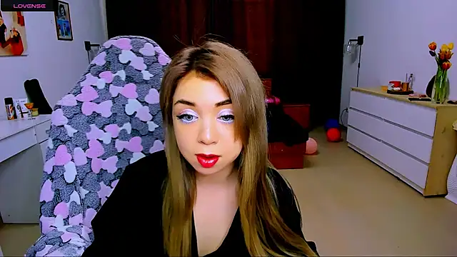 littleSiyfairy online show from March 11, 2025, 5:46 am