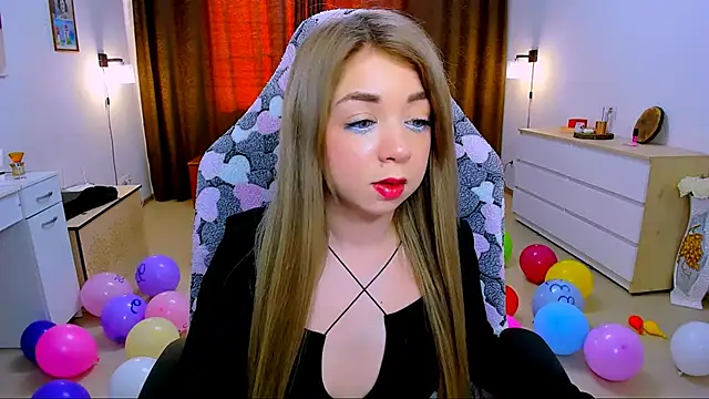 littleSiyfairy online show from March 20, 2025, 6:52 am